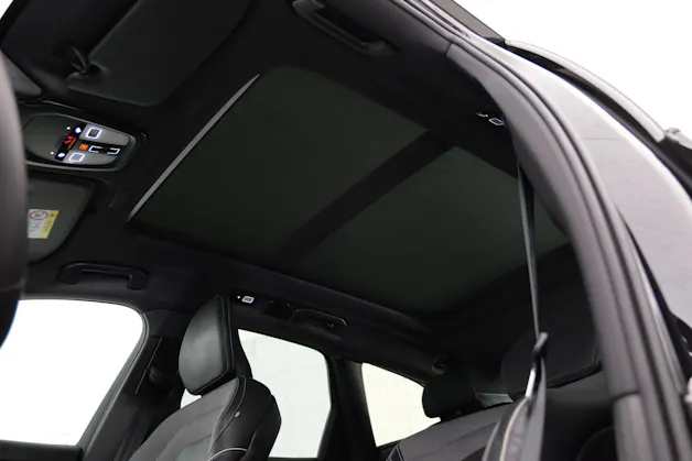 Volvo XC60 B5 Benzin Mild Hybrid AWD Black Edition Geartronic