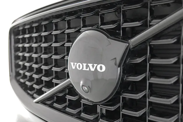 Volvo XC60 B5 Benzin Mild Hybrid AWD Black Edition Geartronic