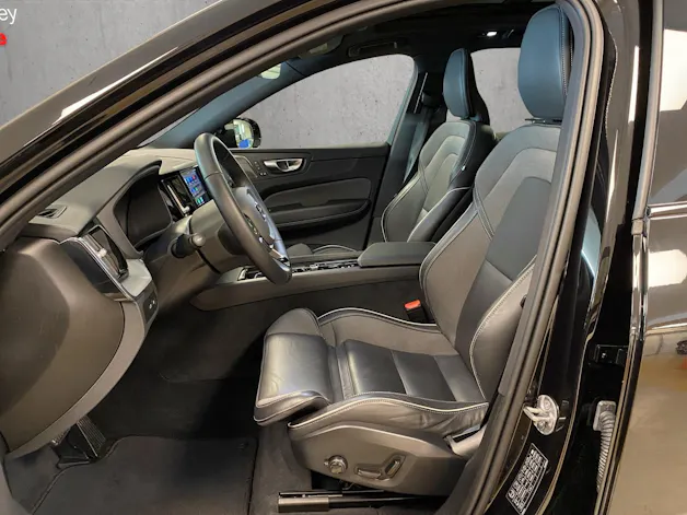 Volvo XC60 T8 eAWD PluginHybrid Plus Dark Geartronic