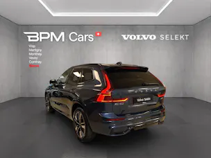 Volvo XC60 B5 Benzin Mild Hybrid AWD Plus Dark Geartronic