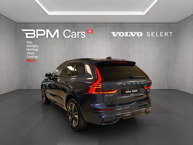 Volvo XC60 B5 Benzin Mild Hybrid AWD Plus Dark Geartronic