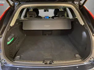 Volvo XC60 B5 Benzin Mild Hybrid AWD Plus Dark Geartronic