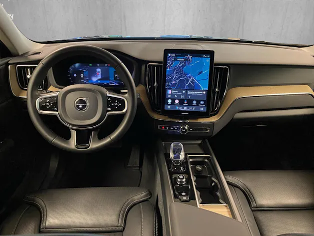 Volvo XC60 B5 Benzin Mild Hybrid AWD Plus Dark Geartronic