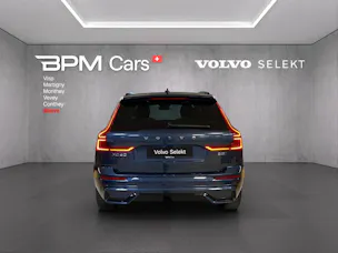 Volvo XC60 B5 Benzin Mild Hybrid AWD Plus Dark Geartronic