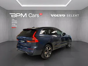 Volvo XC60 B5 Benzin Mild Hybrid AWD Plus Dark Geartronic