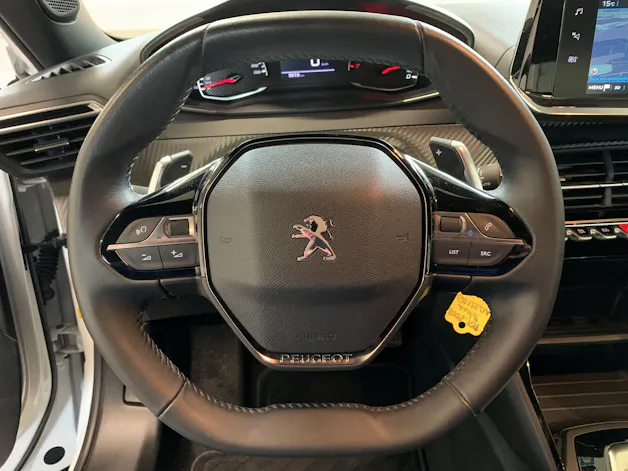 Peugeot 2008 1.2 PureTech Active Pack EAT8