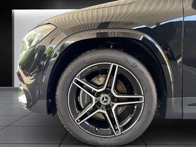 Mercedes-Benz GLA 220 4Matic 8G-DCT