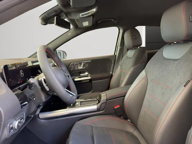 Mercedes-Benz GLA 220 4Matic 8G-DCT