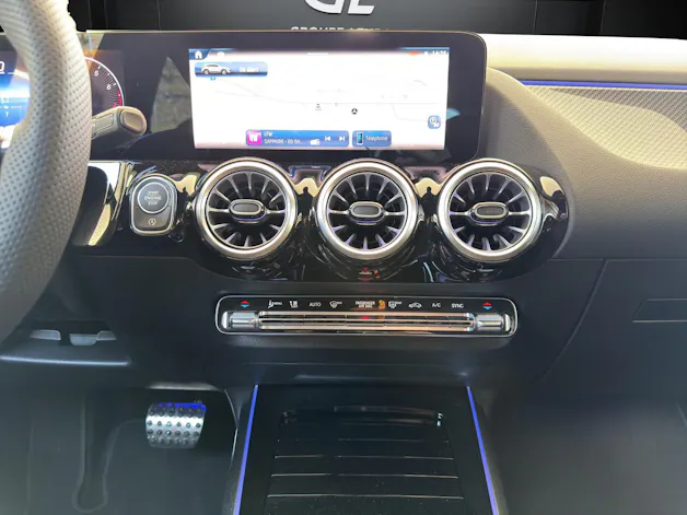Mercedes-Benz GLA 220 4Matic 8G-DCT