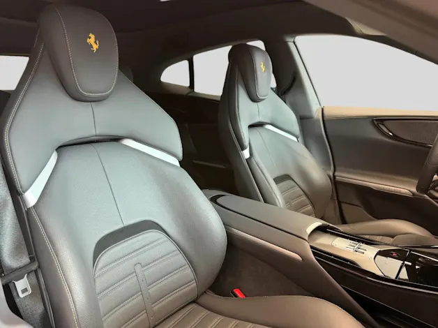 Ferrari Purosangue 6.5 V12