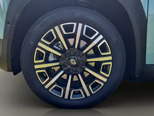 Renault R4 E-Tech Comfort Range iconic