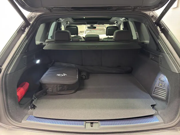 VW Touareg 3.0 V6 TSI PHEV R Final Edition
