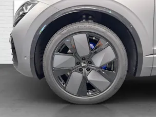 VW Touareg 3.0 V6 TSI PHEV R Final Edition