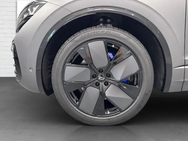 VW Touareg 3.0 V6 TSI PHEV R Final Edition