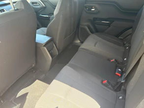 https://vehicle.imgix.net/4311771/cc2f4b6c-a435-4eb5-ac07-1b919a6a6a66.jpg