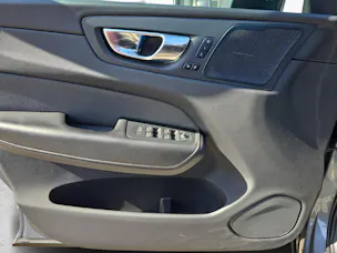 Volvo XC60 2.0 T8 TE Polestar eAWD / ab 0,99% Leasing bei Abschluss einer Protect Autoversicherung