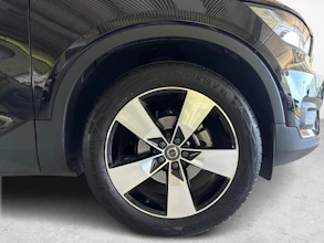 https://vehicle.imgix.net/4311865/75874f9c-beb9-438b-8233-c73ccf805540.jpg