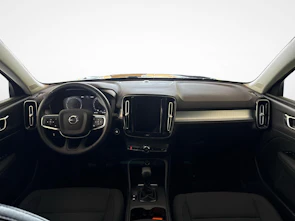 Fahrzeugbild VOLVO XC40 1.5 T2 Momentum + Ruote invernali incluse
