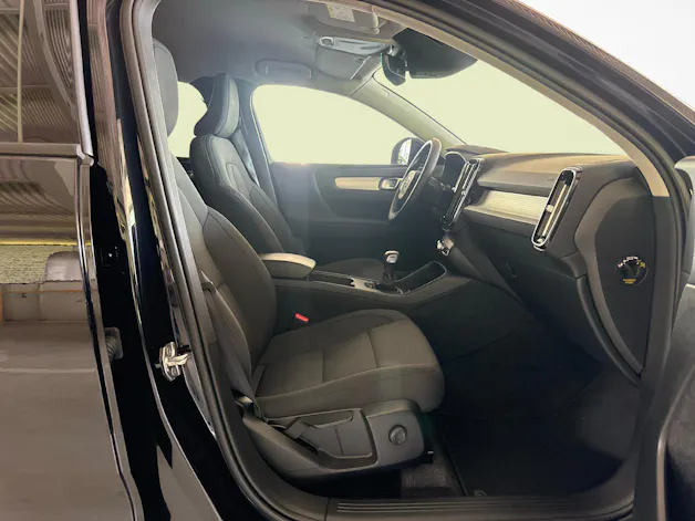 Volvo XC40 1.5 T2 Momentum + Ruote invernali incluse