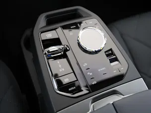 BMW iX xDrive60