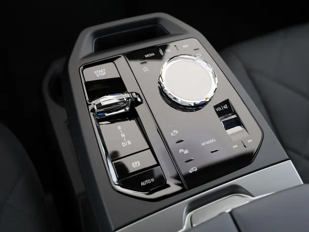 BMW iX xDrive60