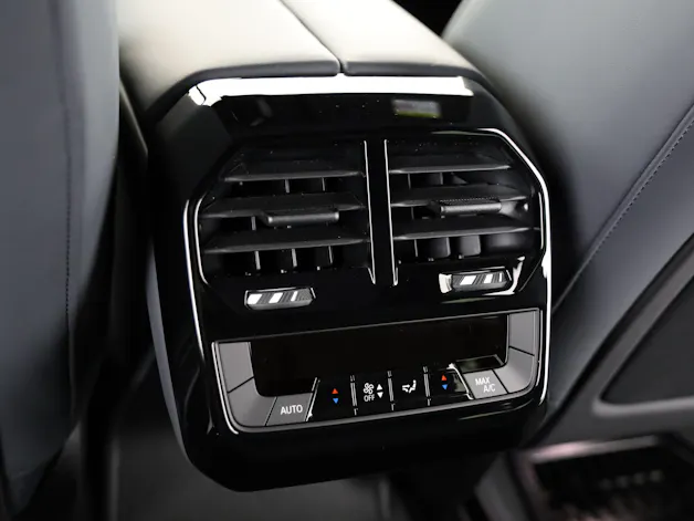 BMW iX xDrive60