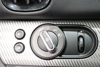 https://vehicle.imgix.net/4311955/f5b629a7-33ce-43d4-99a3-4e8d65d927ec.JPG