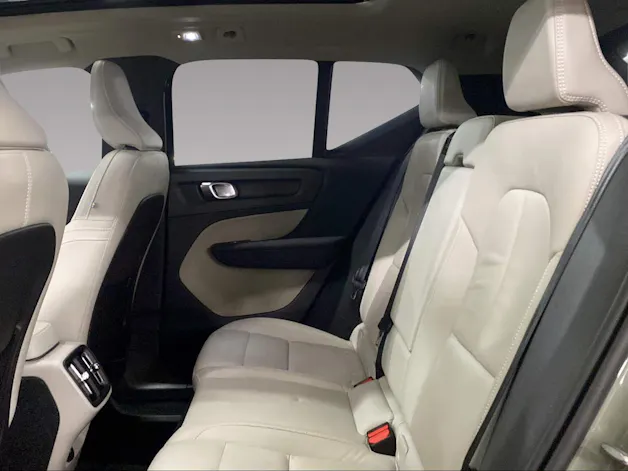 Volvo XC40 2.0 B4 MH Ultimate Dark