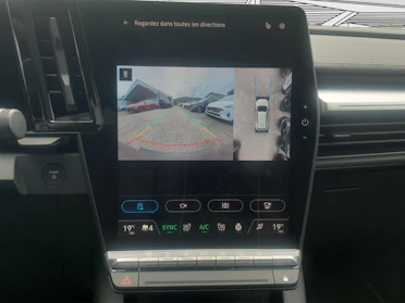 MITSUBISHI ECLIPSE CROSS 9