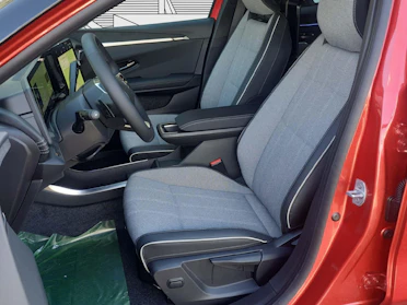 MITSUBISHI ECLIPSE CROSS 11