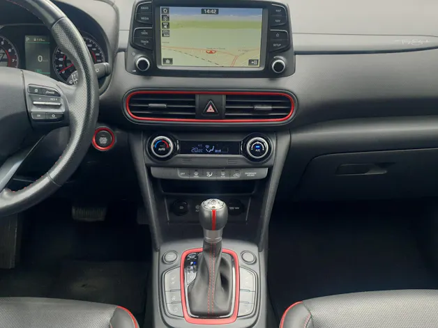 Hyundai Kona 1.6 T-GDi Iron Man Ed. 4WD Auto. Crochet