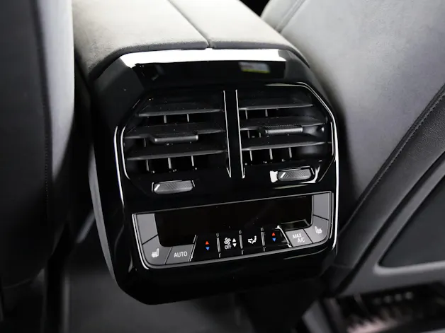 BMW iX xDrive60