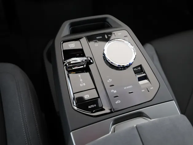 BMW iX xDrive60