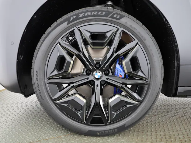 BMW iX xDrive60