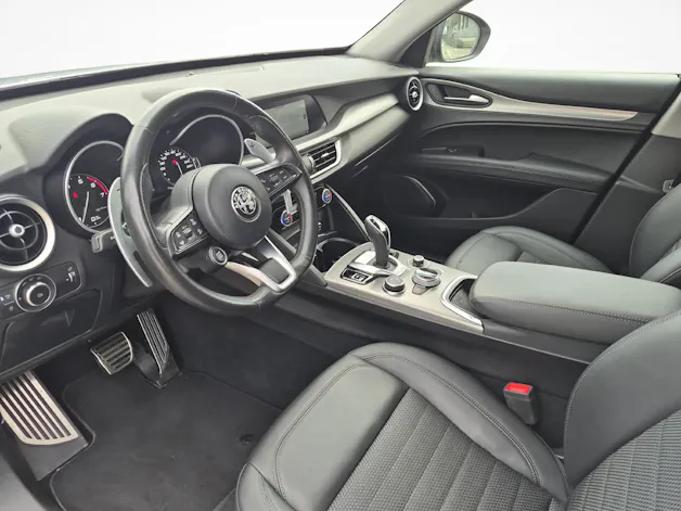 Alfa Romeo Stelvio 2.0 Q4 Sprint / Jetzt mit attraktivem 1.9% Leasing!