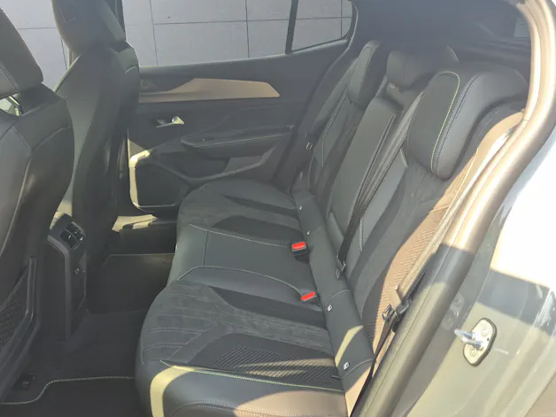 Peugeot 408 1.2 Hybrid GT Exclusive