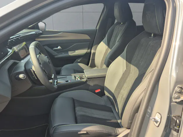 Peugeot 408 1.2 Hybrid GT Exclusive