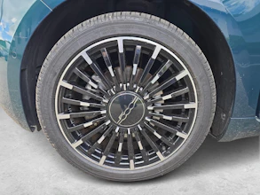 https://vehicle.imgix.net/4312222/0e527db0-8a88-4804-8264-a16a7a9b1d12.jpg