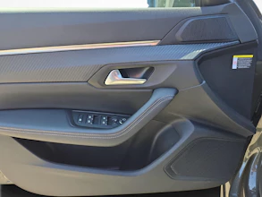 https://vehicle.imgix.net/4312252/c2598deb-fbaf-4686-8255-bc2a22cec86f.jpg
