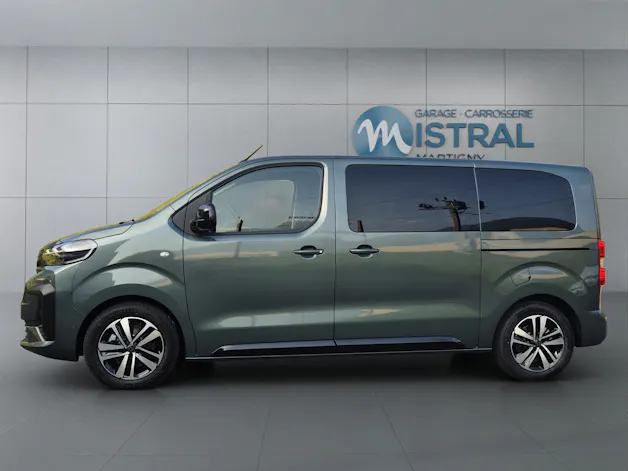 Peugeot Traveller Standard 2.2 BlueHDi 180 Family Edition S/S
