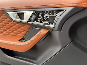 Jaguar F-Type Convertible 5.0 V8 SVR AWD 575 PS