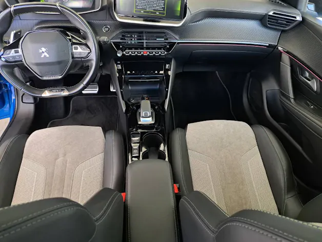 Peugeot 208 1.2  turbo 130cv GT + Toit vitré