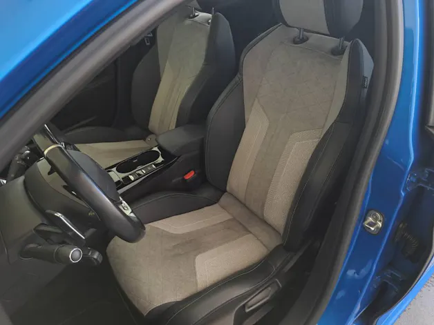Peugeot 208 1.2  turbo 130cv GT + Toit vitré