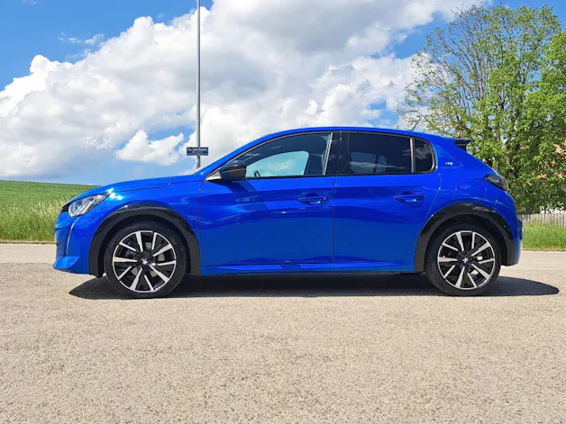 Peugeot 208 1.2  turbo 130cv GT + Toit vitré