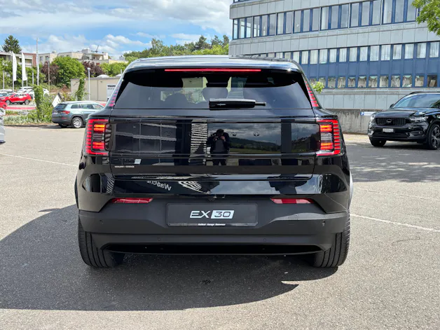 Volvo EX30 E60 Plus Swiss Black Edition