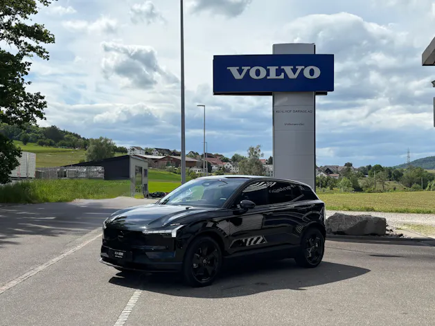 Volvo EX30 E60 Plus Swiss Black Edition