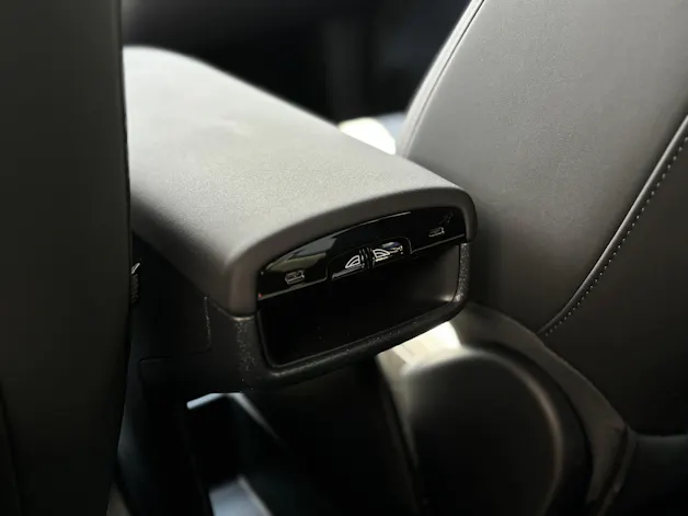 Volvo EX30 E60 Plus Swiss Black Edition