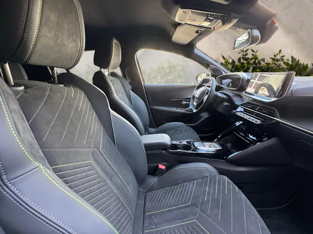 Peugeot 208 1.2 Hybrid 145 GT