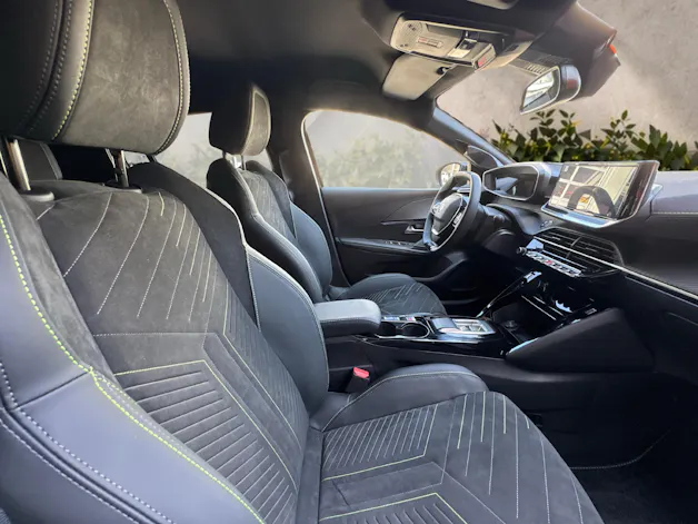 Peugeot 208 1.2 Hybrid 145 GT