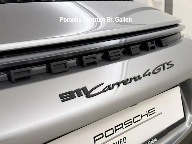 Porsche 911 Carrera 4 GTS